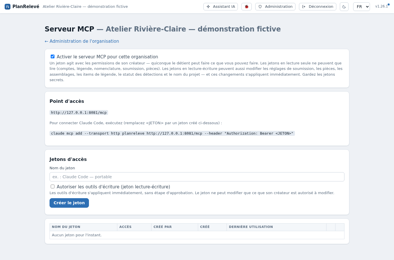 Page fictive Serveur MCP avec activation de l'organisation, point d'accès, création d'un jeton en lecture seule, valeur masquée et tableau des jetons actifs ou révoqués.